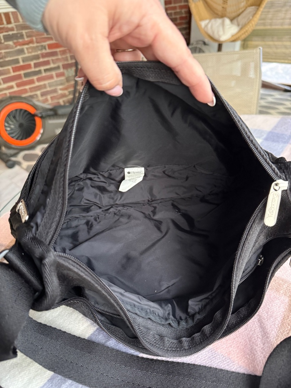 Lesportsac black deluxe everyday bag - Picture 5 of 6